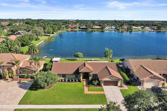 Ridgeview Lake Estates and The Ridge on Nob Hill